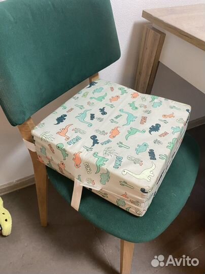 Бустер / Сиденье на стул для детей