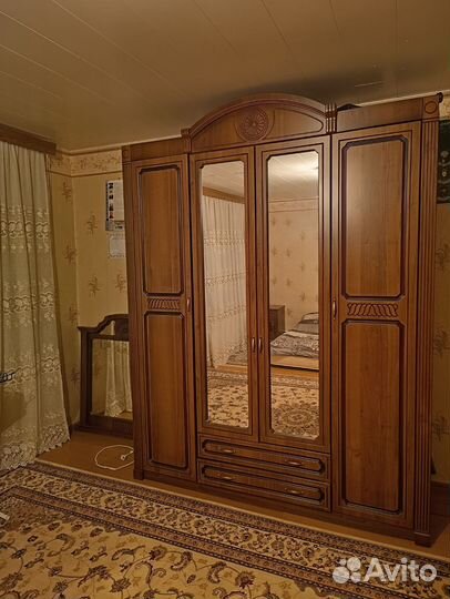 Продаётся спальный гарнитур