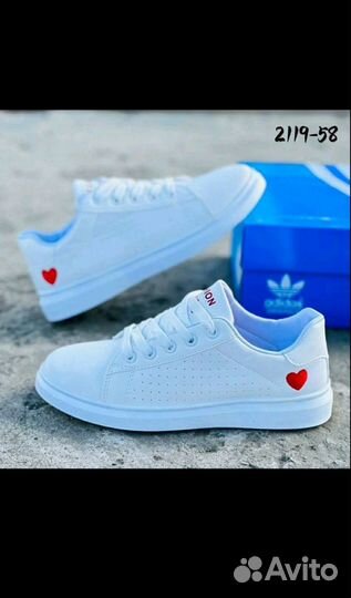 Кроссовки женские 40 размер новые