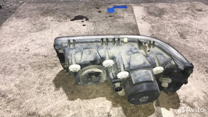 Фара правая DAF XF 105 (2005 - 2013)