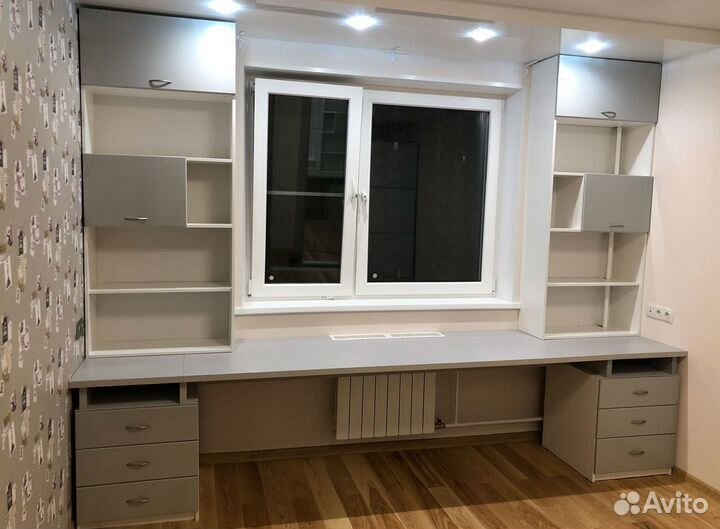 Рабочая зона у окна