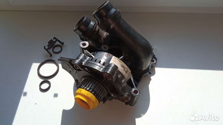 1,8 TSI помпа в сборе с корпусом (VAG)