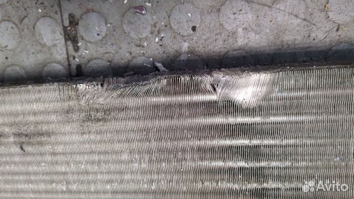 Радиатор охлаждения двигателя Mercedes Vito W639