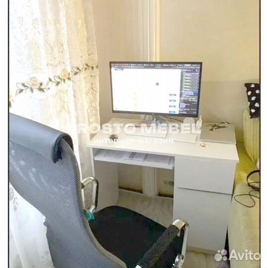 Стол компьютерный