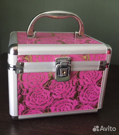 Косметичка / шкатулка с зеркалом эффектная новая