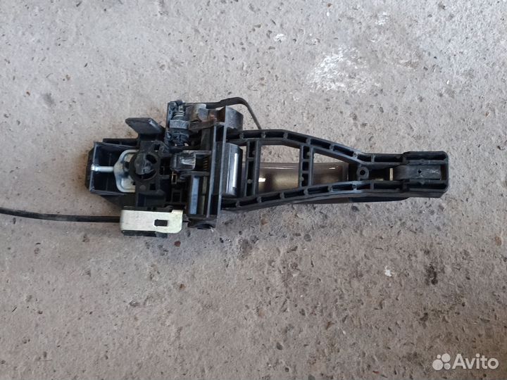 Ручка двери задняя правая наруж.ford focus 3