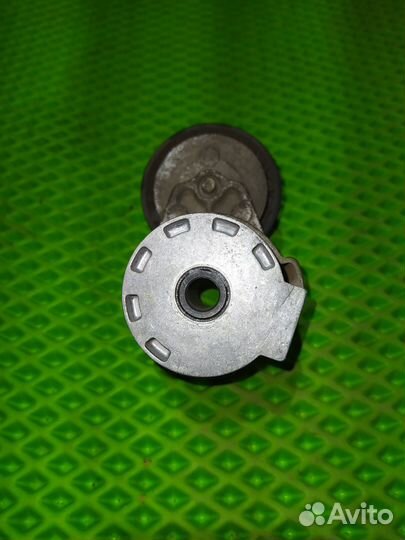 Ролик-натяжитель генератора Renault Fluеncе