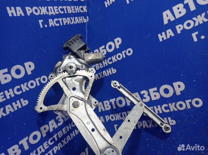 Передний левый стеклоподъемник Toyota Camry 40