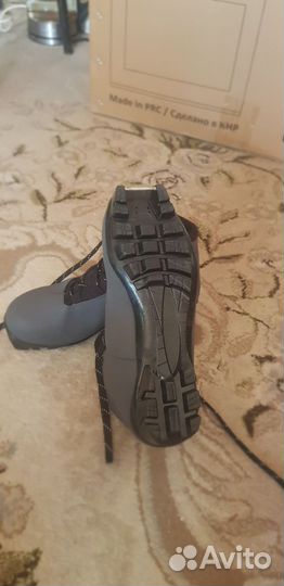 Лыжные ботинки