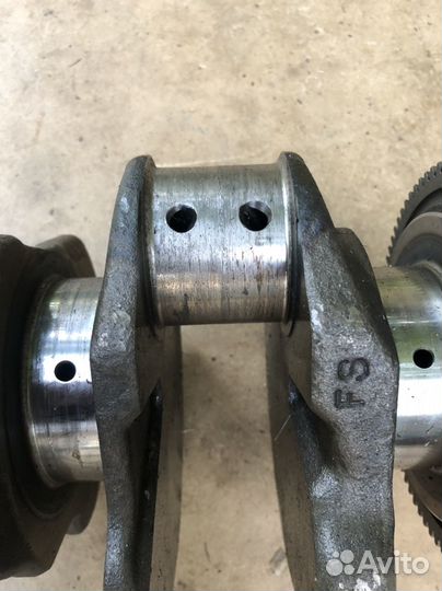 Каленвал Тойота 200 дизель 4,5