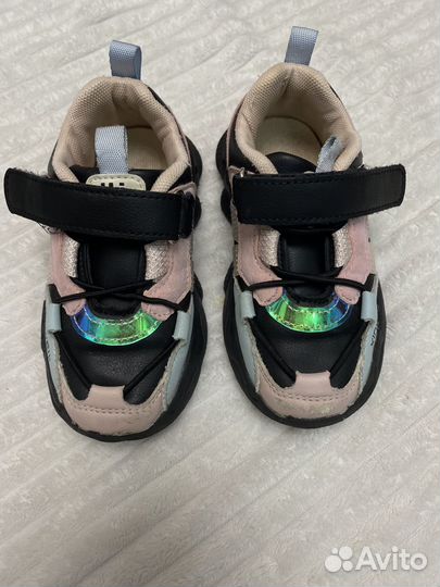 Кроссовки для девочки