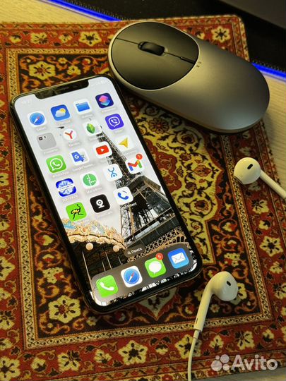 iPhone Xs, 64 ГБ