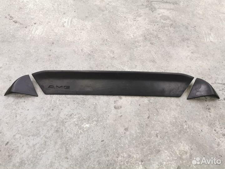 Антикрыло AMG на Mercedes W124 седан