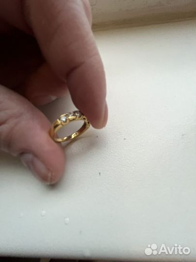 Золотое кольцо с бриллиантами дорожка