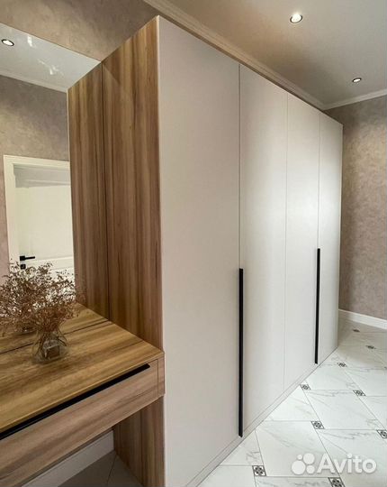 Шкаф в нишу