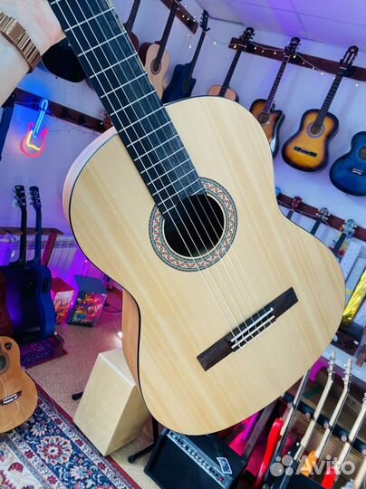 Гитара Yamaha C40M