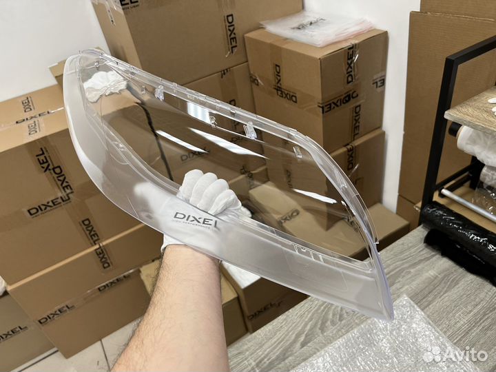 Стекло фары Volvo S80 XC70 2006-2016