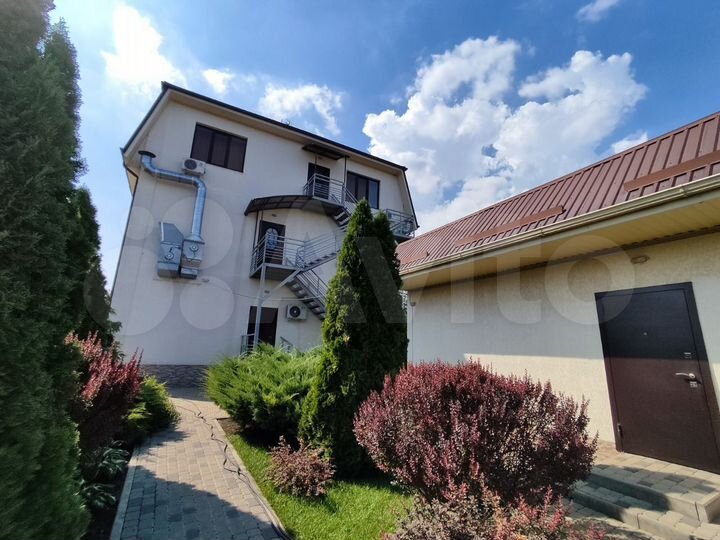 Дом 660 м² на участке 12,3 сот.