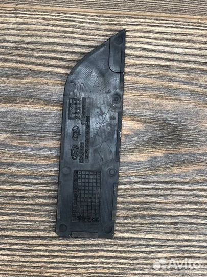 Накладка ручки двери передняя правая Kia Rio 3 1.4