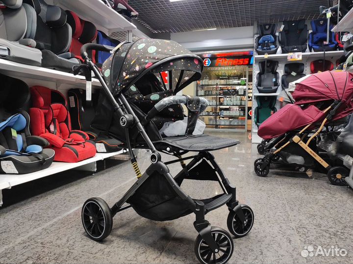 Прогулочная коляска luxmom 525 с перекидной ручкой