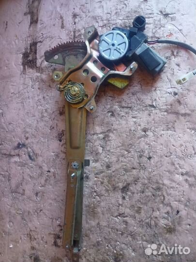 Стеклоподъемник передний правый Lifan Smily