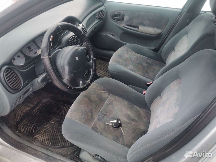 В разборе Renault Megane 1 Classic 2.0 f7r МКПП