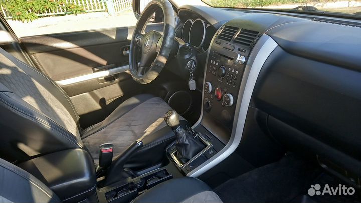 Suzuki Grand Vitara 2.0 МТ, 2010, 273 628 км