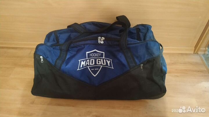 Сумка для хоккея на колесиках
