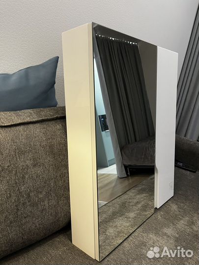 Шкаф с зеркалом для ванной