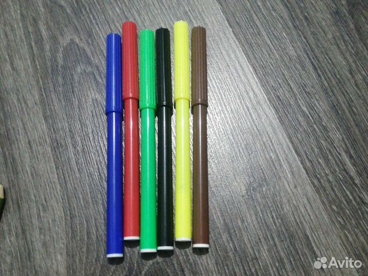 12 минни карандашов и 6 фломастеров