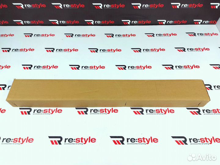 Спойлер Под стекло Lexus GX470 Белый