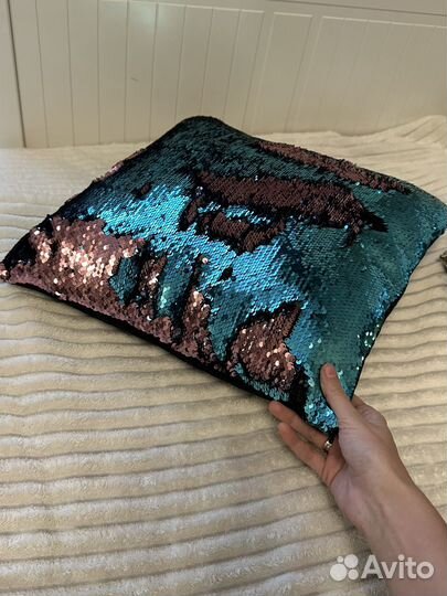 Подушка декоративная с паетками