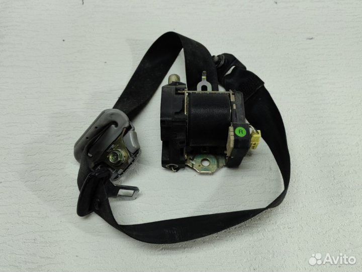 Ремень безопасности передний правый Toyota Avensis