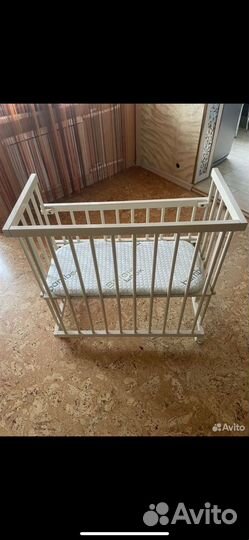 Кроватка для новорожденных