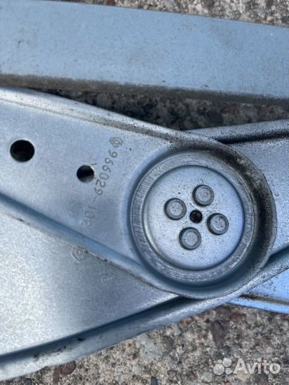 Renault megane 3 стеклоподъемник передний правый