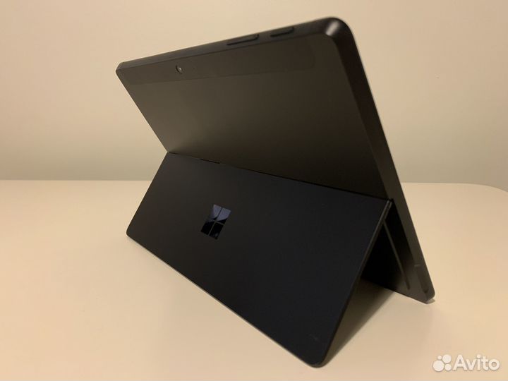 Планшет Microsoft Surface Go 3 черный с клавиатуро