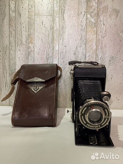 Антикварный фотоаппарат