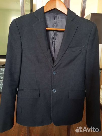 Школьный пиджак с брюками и рубашка