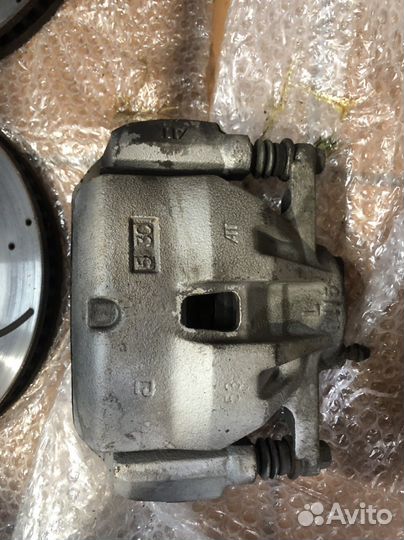 Тормозные диски и супорта в комплекте