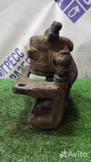 Суппорт передний правый Suzuki Sx4 хэтчбек 1.6