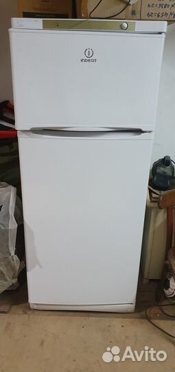 Холодильник indesit б/у