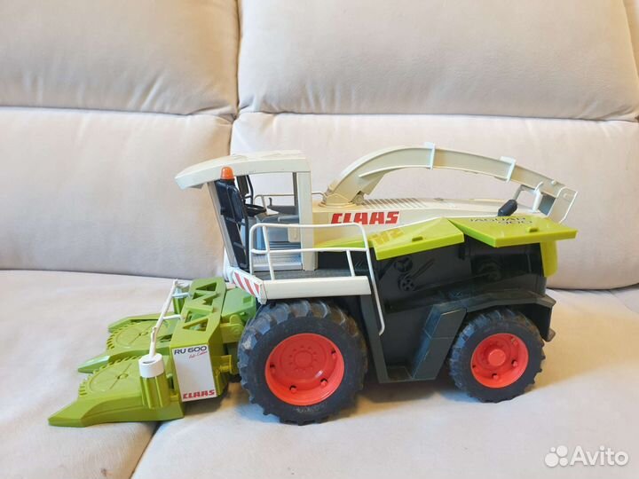 Bruder комбайн claas 900