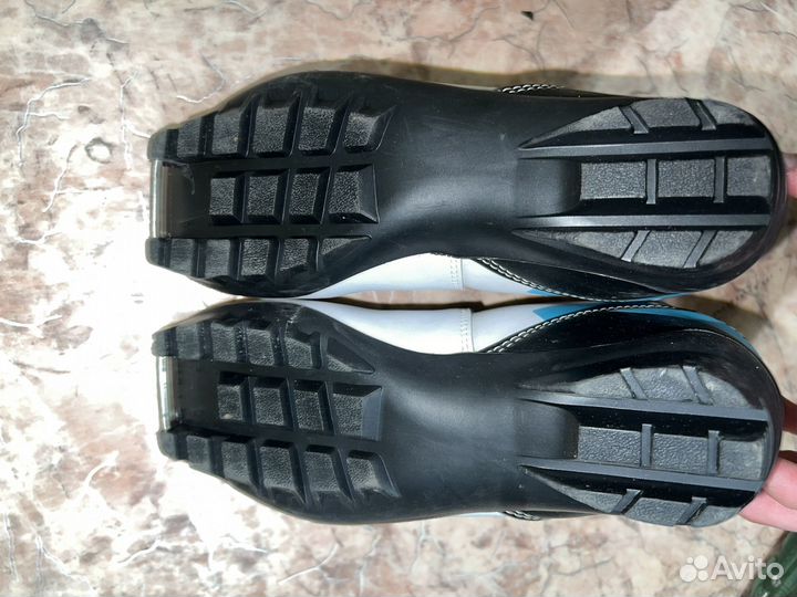 Лыжные ботинки 34го размера