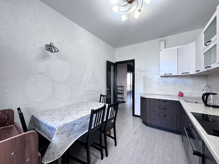 2-к. квартира, 60 м², 17/25 эт.