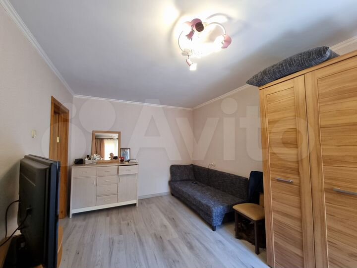 2-к. квартира, 50 м², 4/9 эт.