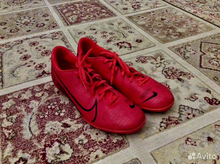 Продам бутсы Nike