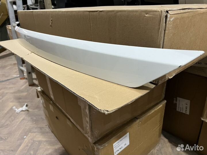 Молдинг багажника RAV4 2015-2018