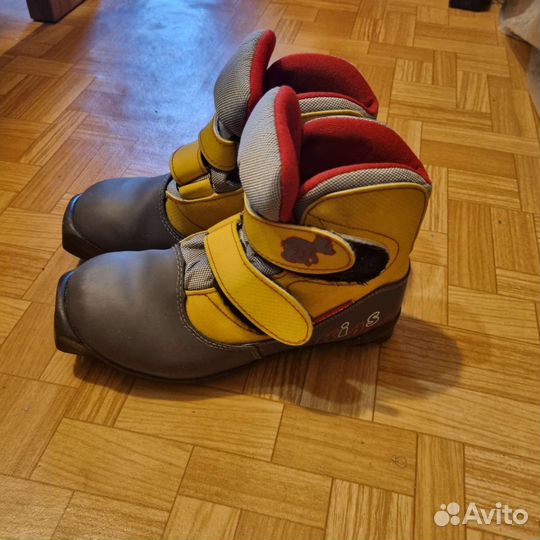 Лыжные ботинки