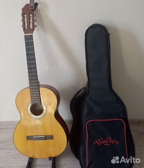 Классическая гитара Walden 450