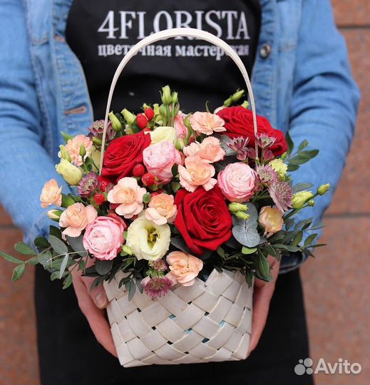 Цветы в корзине 